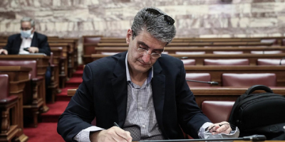 Βουλή: Ο Γιαννούλης ζήτησε εκλογές και ο Καραμανλής απάντησε με ανέκδοτο