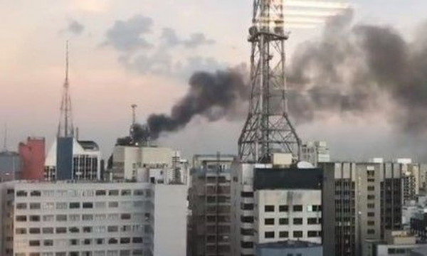 Βραζιλία: Τουλάχιστον ένας νεκρός από πυρκαγιά σε νοσοκομείο του Ρίο (pics + vid)