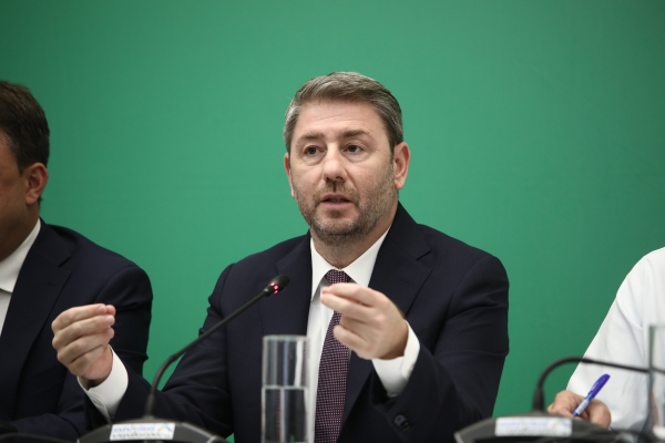 Ανδρουλάκης: Ωραία τα βίντεο του Μητσοτάκη, αλλά η σκληρή πραγματικότητα φαίνεται στην τσέπη των πολιτών