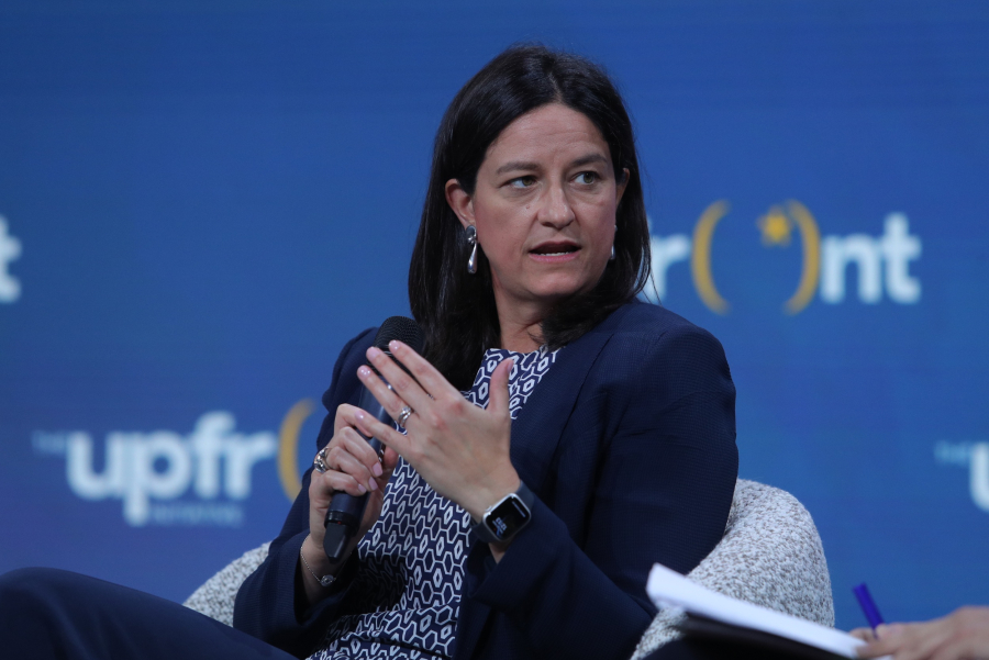 Αλλάζουν οι συνθήκες εργασίας για 30.000 εργαζόμενους σε πλατφόρμες