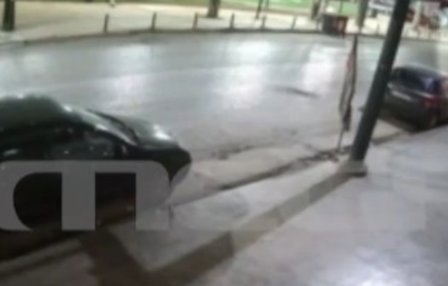 Περιστέρι: Οδηγός ΙΧ παρέσυρε και εγκατέλειψε μοτοσικλετιστή - Βίντεο ντοκουμέντο