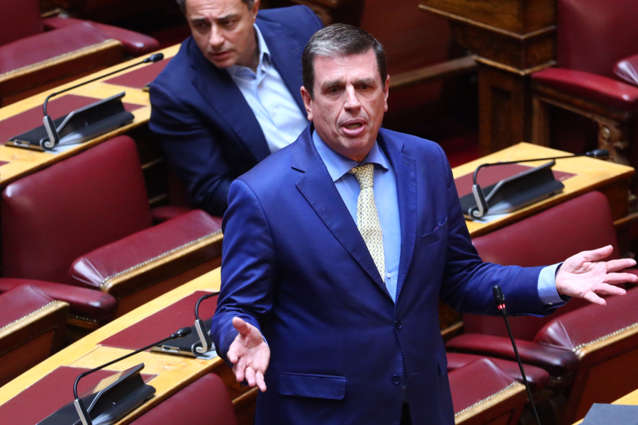 Σαν ροκ σταρ ο Δ. Καιρίδης σε εκδήλωση της ΝΔ