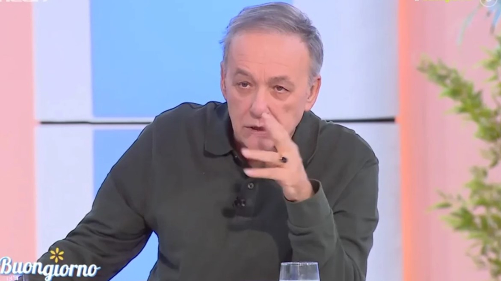 Εκτός εκπομπής ο Ανδρέας Μικρούτσικος - Dnews