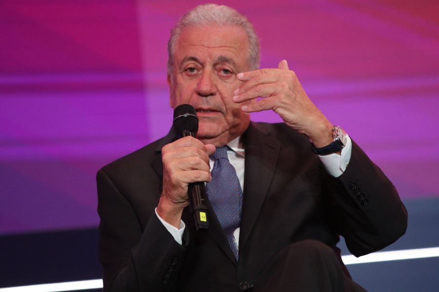 Αβραμόπουλος: Απαράδεκτη η στάση Χαφτάρ