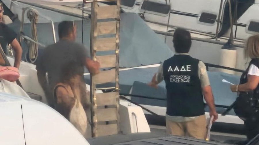 Επιχείρηση «Κρουαζιέρα θα σε πάω» από την ΑΑΔΕ στη Σαντορίνη