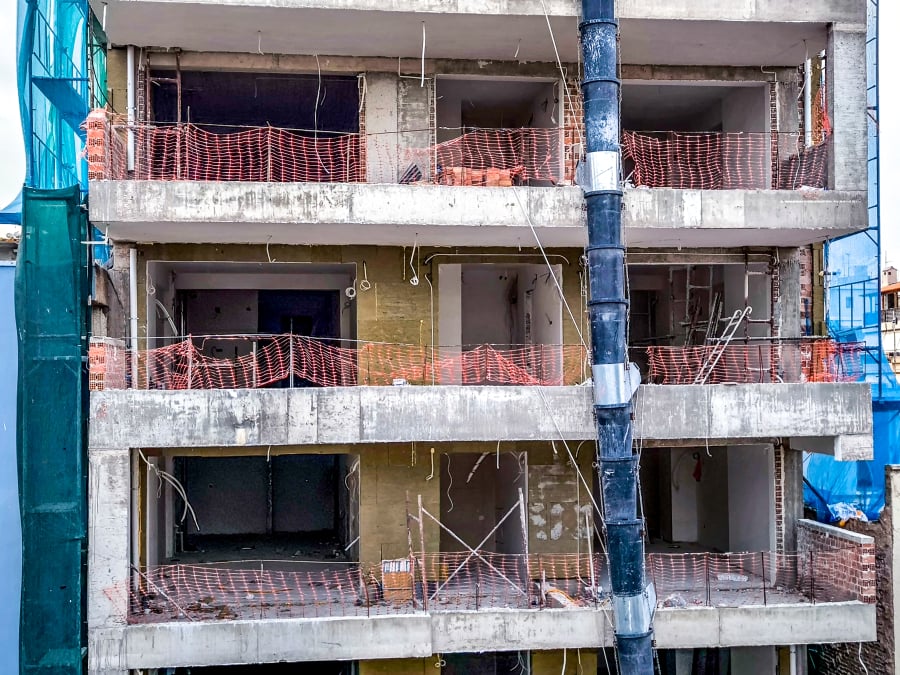 Μείωση 8,4% στις οικοδομικές άδειες στο δεκάμηνο 2025