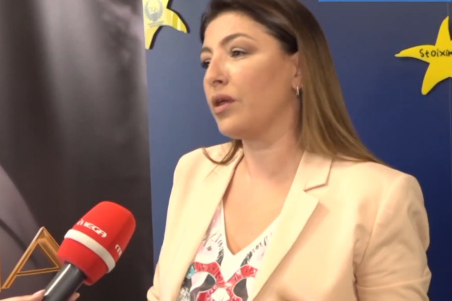 Έλενα Παπαρίζου: «Η Κλαυδία είναι καλλιτεχνικό παιδί μου» (Βίντεο)