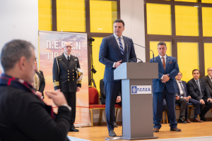 Στην κοπή της πρωτοχρονιάτικης πίτας της Πανελλήνιας Ένωσης Πλοιάρχων Εμπορικού Ναυτικού ο Βασίλης Κικίλιας