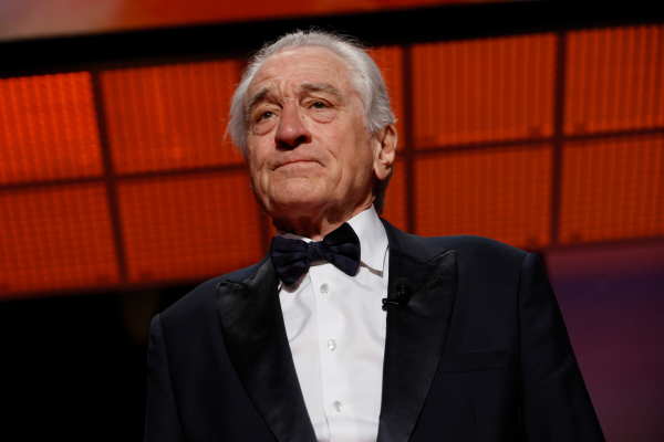 Δραματική έκκληση από τον Ρόμπερτ ντε Νίρο- «Η ιστορία είναι η χώρα μας και ο Τραμπ την καταστρέφει» (Βίντεο)