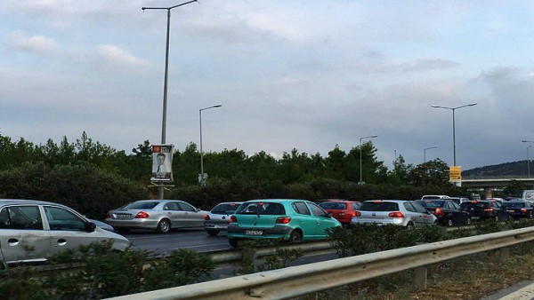 Μεγάλη η έξοδος για Χαλκιδική - χαμηλές ταχύτητες για τα οχήματα