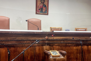 Δολοφονία Κυριακής Γρίβα: Στο πειθαρχικό ο συνήγορος του κατηγορούμενου, που πέταξε μπουκάλι στη δίκη