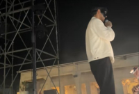 Ατύχημα για τον τράπερ Sicario: Έπεσε από τη σκηνή κατά τη διάρκεια live εμφάνισης (Βίντεο)