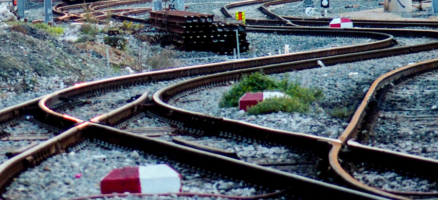 Σέρρες: Οργισμένοι οι κάτοικοι της Ροδόπολης, απειλούν να δεθούν στις σιδηροδρομικές γραμμές