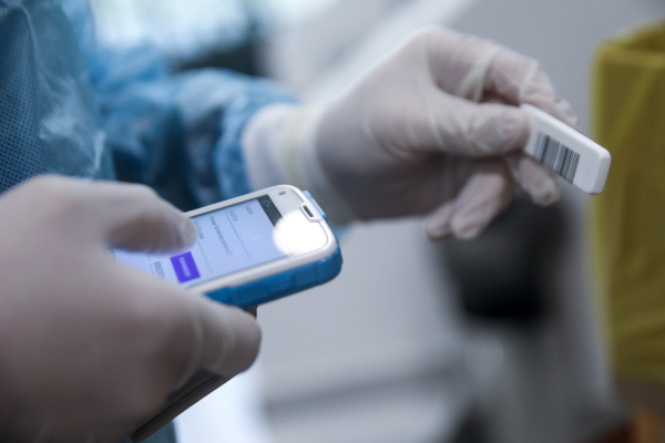 ΕΟΔΥ: 17 θάνατοι από κορονοϊό, μικρή αύξηση στη θετικότητα την τελευταία εβδομάδα