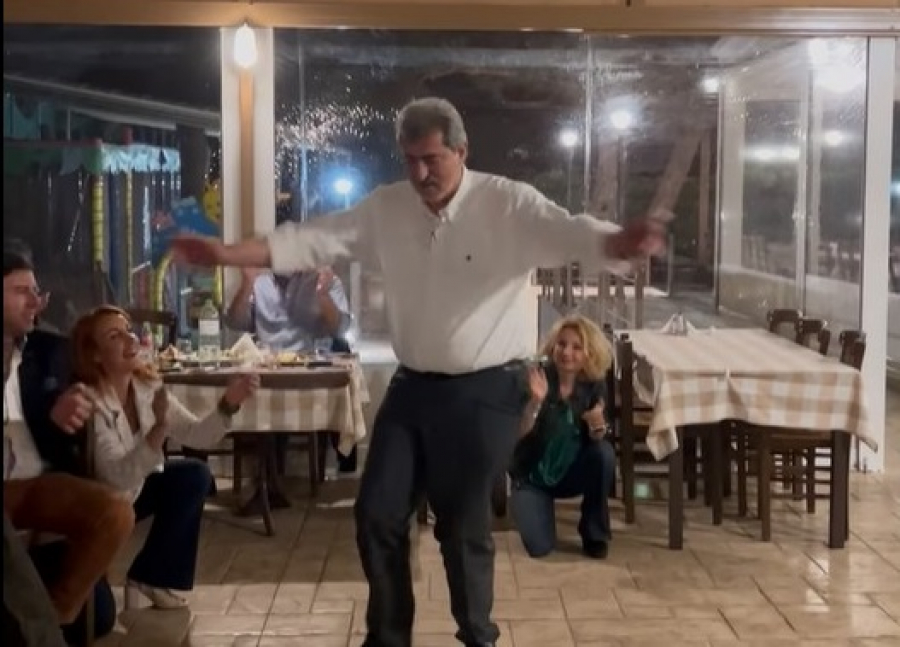 Ο Παύλος Πολάκης γιόρτασε τα γενέθλιά του και έριξε ένα βαρύ ζεϊμπέκικο (βίντεο)