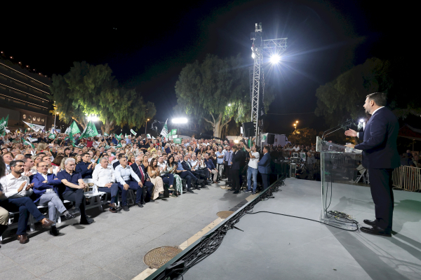 Ένα υπερχρεωμένο κόμμα με εκδηλώσεις σαν του Ηρακλείου