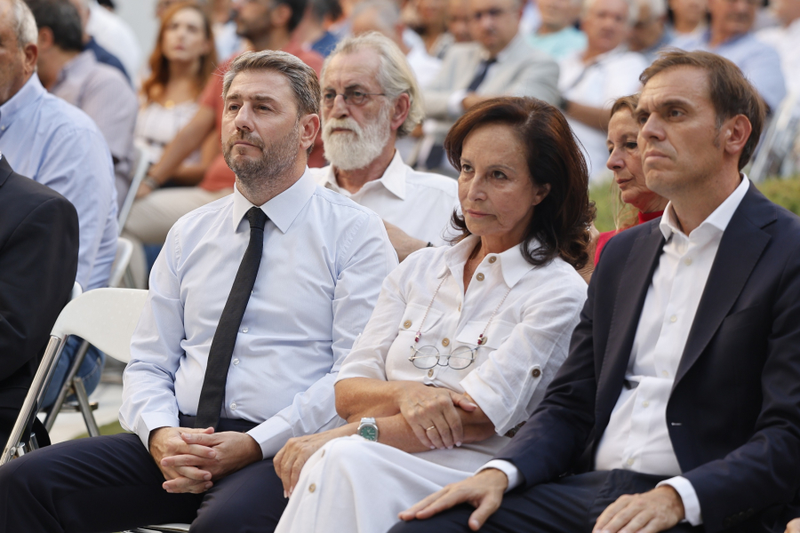 Live η εκδήλωση στο Ζάππειο για τα 51 χρόνια του ΠΑΣΟΚ