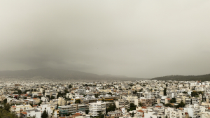 Ο καιρός σήμερα: Αφρικανική σκόνη, τοπικές βροχές και άνοδος της θερμοκρασίας