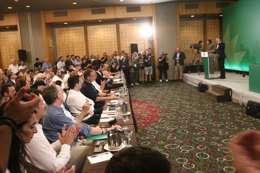 ΠΑΣΟΚ: Πλεόνασμα υποψηφίων, έλλειμμα πολιτικής