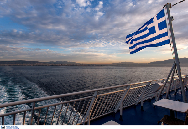 Ταλαιπωρία για επιβάτες πλοίου, «έμεινε» μεσοπέλαγα επιστρέφοντας στον Πειραιά από Κυκλάδες