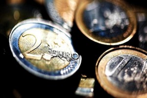 Οι δύο όψεις του ισχυρού ευρώ