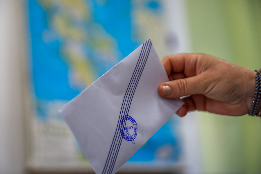 New Poll Shows Greeks Favor Center-Left Coalition Over Single-Party Rule