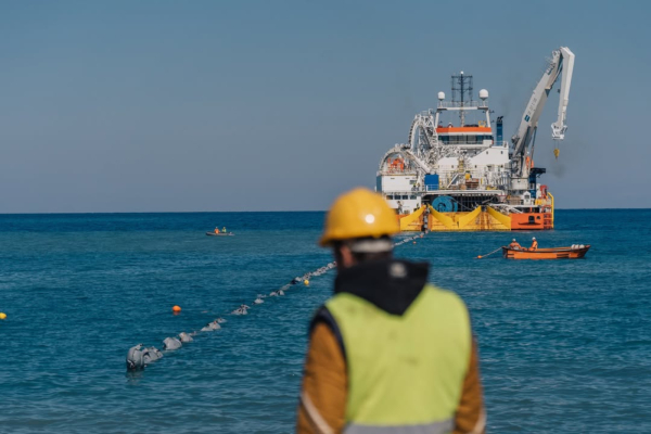Ηλεκτρική διασύνδεση Ελλάδας - Κύπρου: Τα επόμενα βήματα και η στάση της Τουρκίας