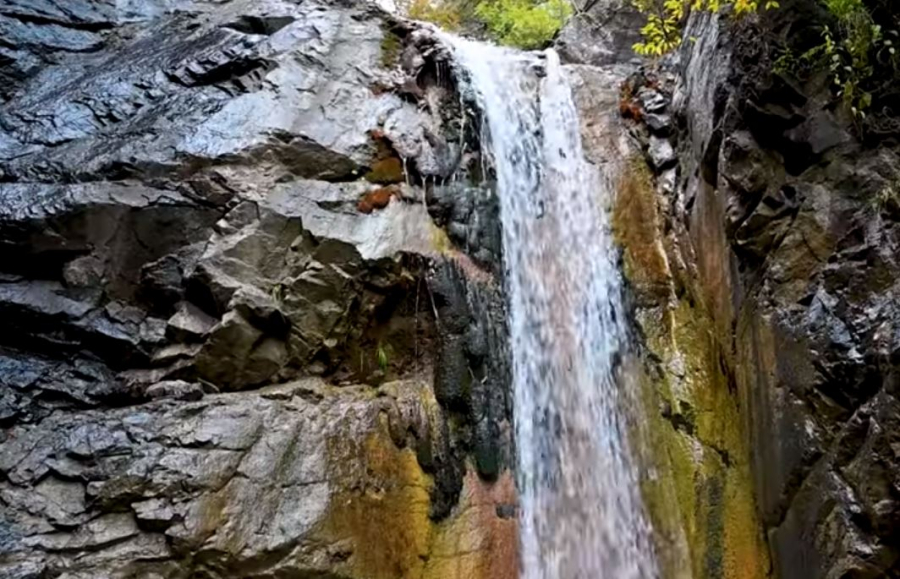 Μεσολούρι, το όμορφο χωριό των Γρεβενών με τους υπέροχους καταρράκτες