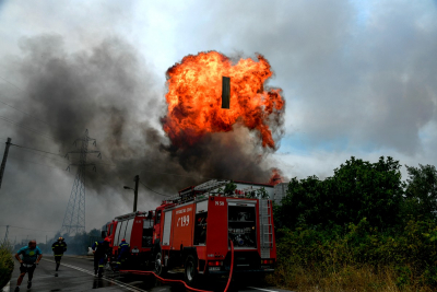 Φωτιά στην Αττική: Τεράστιες εκρήξεις σε εργοστάσιο στις Αφίδνες, συνεχίζεται ο πύρινος εφιάλτης (βίντεο, εικόνες)