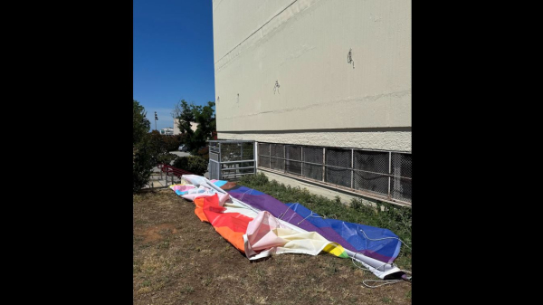 Βανδαλισμός της σημαίας του Pride στο ΑΠΘ: «Η καταστροφή ενός συμβόλου δεν ακυρώνει τις αξίες του»