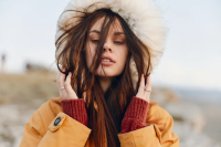 Τι πραγματικά χρειάζονται τα μαλλιά σου όταν κάνει κρύο