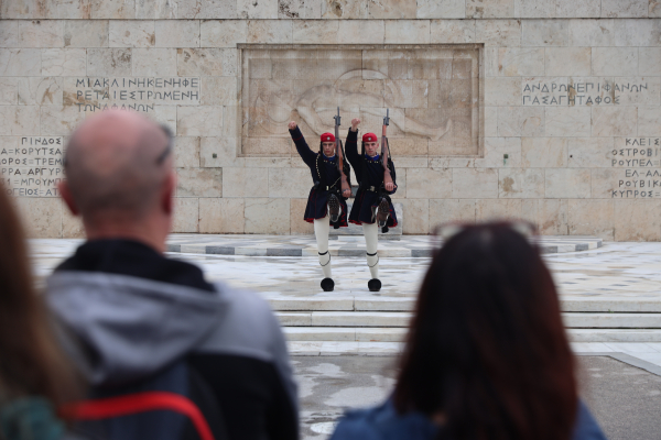 Σύγκρουση ΝΔ-ΠΑΣΟΚ και για το Μνημείο του Αγνώστου Στρατιώτη