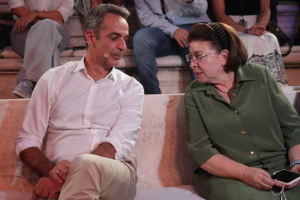 ΣΥΡΙΖΑ: Τι άλλο περιμένει ο Μητσοτάκης για να αποπέμψει τη Μενδώνη;