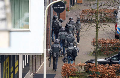 Ομηρία στην Ολλανδία: Η στιγμή που απελευθερώνονται τρία άτομα