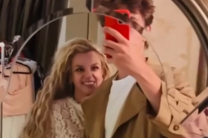 Η Britney Spears ποζάρει και χορεύει με τον γιο της (Βίντεο)