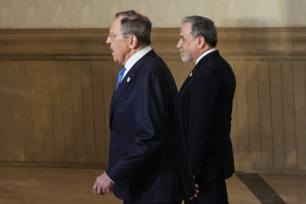 Financial Times: Η Ρωσία βοηθά κρυφά το Ιράν να αναπτύξει υπερηχητικούς πυραύλους Κρουζ