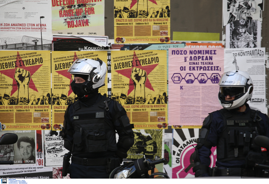 Χειροπέδες σε 61χρονο για το άγριο φονικό στην πλατεία Βάθη