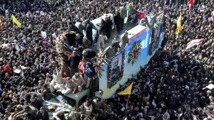 Ιράν: Ξεκίνησε η ταφή του Σουλεϊμανί παρά την τραγωδία νωρίτερα