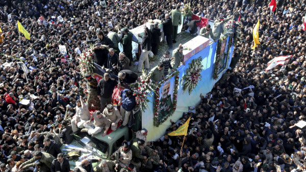 Ιράν: Ξεκίνησε η ταφή του Σουλεϊμανί παρά την τραγωδία νωρίτερα