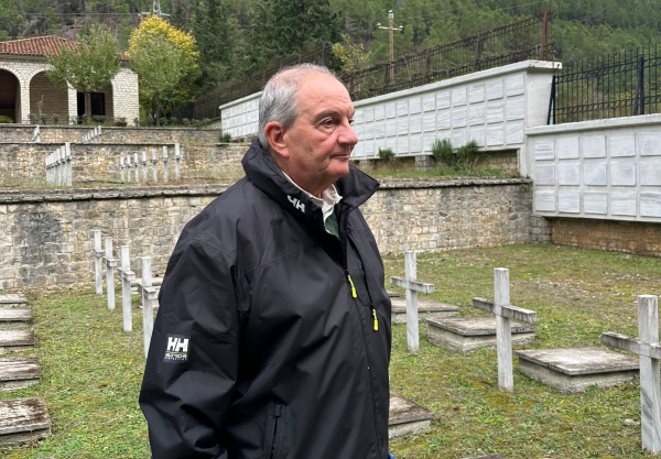 Ο Κώστας Καραμανλής στη Βόρεια Ήπειρο (εικόνες)