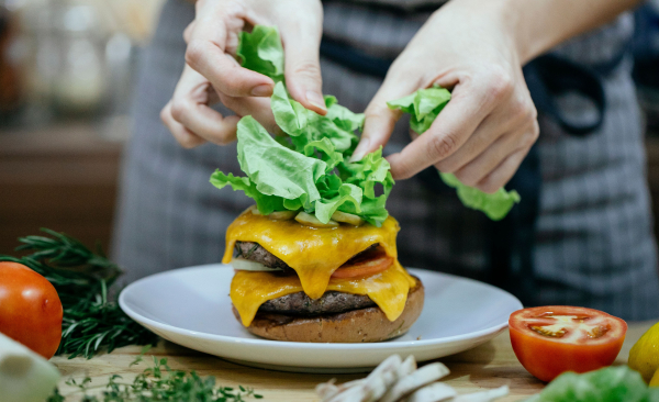 ΗΠΑ: Παράσιτο σε μαρούλι της Taco Bell συνδέεται με επιδημία εντερικής λοίμωξης - Πάνω από 1.600 κρούσματα