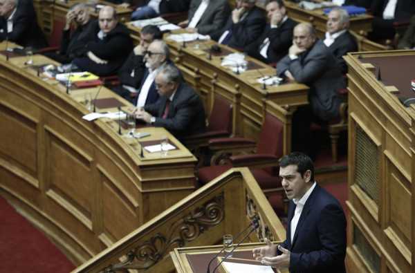 «Μυρίζει» ρήξη - Η κυβέρνηση επαναφέρει το «παράλληλο πρόγραμμα»