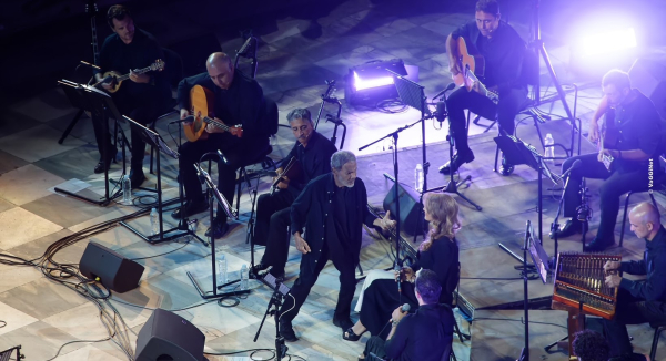 Το Rockwave Festival παρουσιάζει το «Ρεμπέτικο» του Ξαρχάκου στο Θέατρο Λυκαβηττού