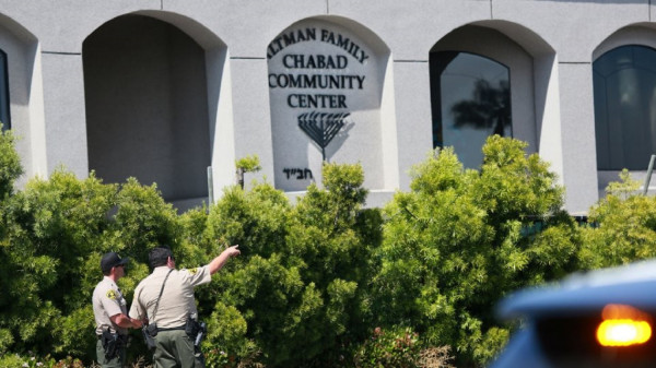 «Έγκλημα μίσους» σε συναγωγή στο Σαν Ντιέγκο: 19χρονος εισέβαλε ένοπλος