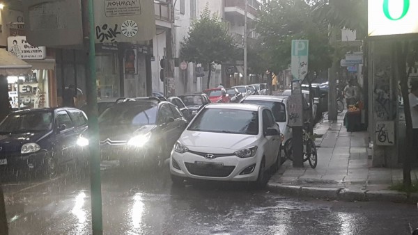 Φθινοπώριασε στη Λάρισα - Μπουρίνι με χαλάζι!(φωτό-video)