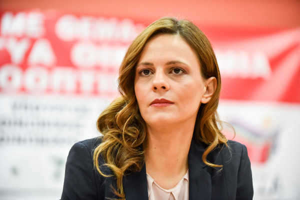 Συνάντηση Αχτσιόγλου με δανειστές - Στο τραπέζι κατώτατος, αναδρομικά, επίδομα στέγασης και ρύθμιση οφειλών