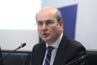 Κωστής Χατζηδάκης: Περιορισμένες οι επιπτώσεις στην οικονομία αν υπάρξει εκεχειρία στη Μέση Ανατολή