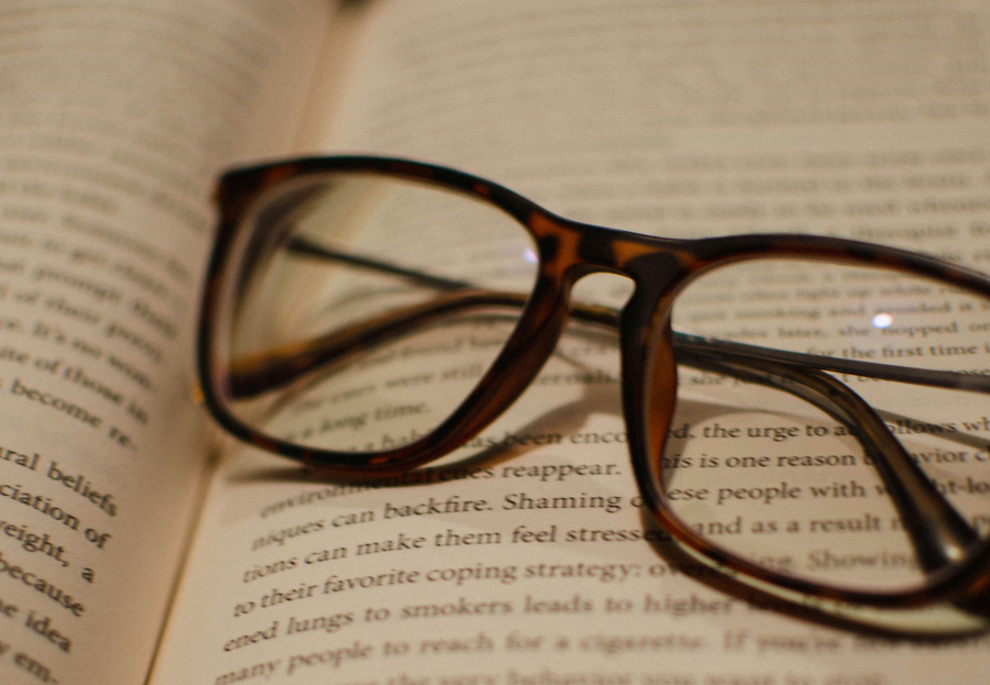 Μπορούν οφθαλμικές σταγόνες να καταργήσουν τα γυαλιά πρεσβυωπίας;