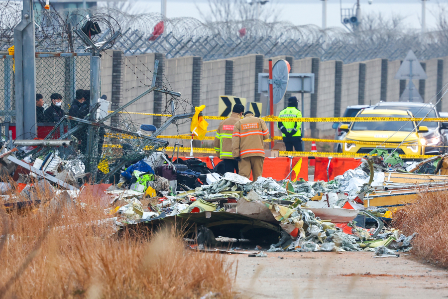 «Το αεροπλάνο δεν έπεσε σε τοίχο»: Πρώην κυβερνήτης Boeing εξηγεί πώς συνέβη η τραγωδία