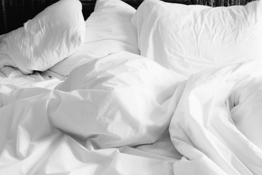 Αν κοιμάσαι από την αριστερή πλευρά κάνεις καλό στην υγεία σου: Οι 5 + 1 λόγοι